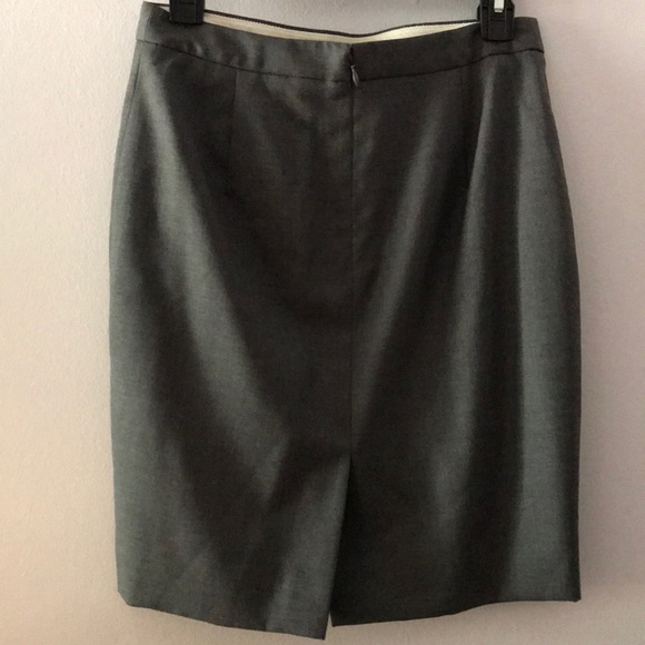 J. Crew Super 120s No. 2 Pencil Skirt - 2P - Picture 3 of 6